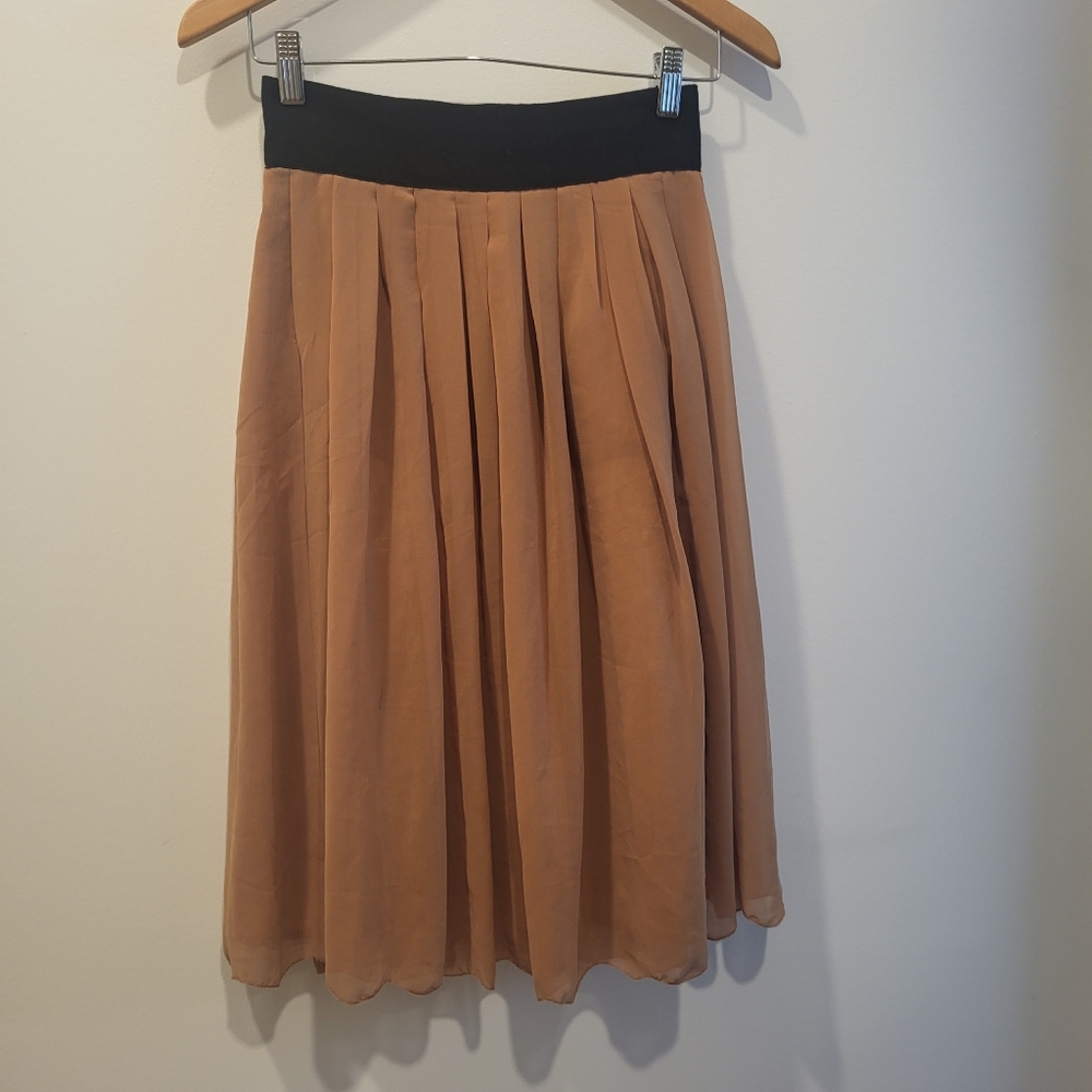 Pleated midi skirt